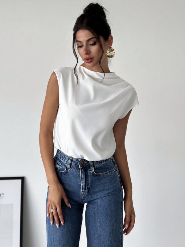 Blusa Elegante Asimétrica con Cuello Mao y Pliegues - Image 3