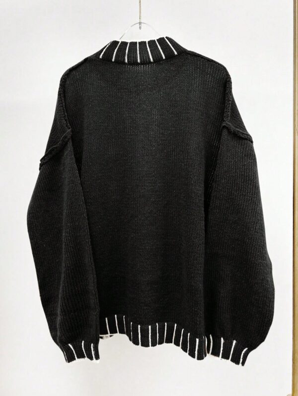 Sweater Casual Oversize con Cuello y Puños Estampados - Image 2