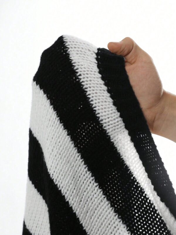 Cardigan Largo con Hombros Caídos y Diseño Colorblock - Image 21