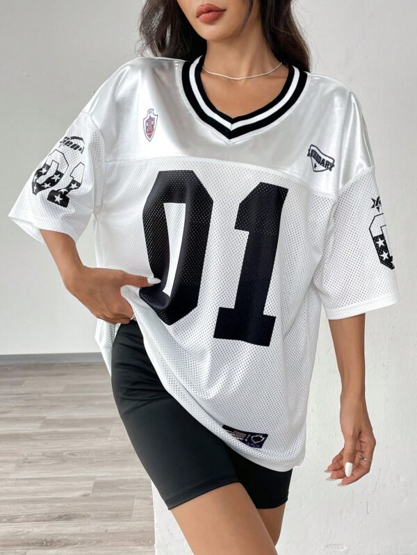 Camiseta Deportiva de Malla con Estampado de Números y Letras - Image 27