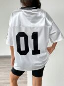 Camiseta Deportiva de Malla con Estampado de Números y Letras