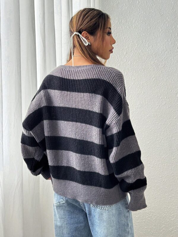 Sweater Casual a Rayas con Hombros Caídos, Manga Larga - Image 9