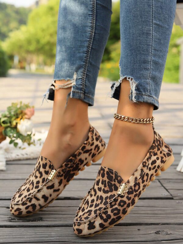 Mocasines Casuales de Mujer con Hebilla Metálica - Image 7