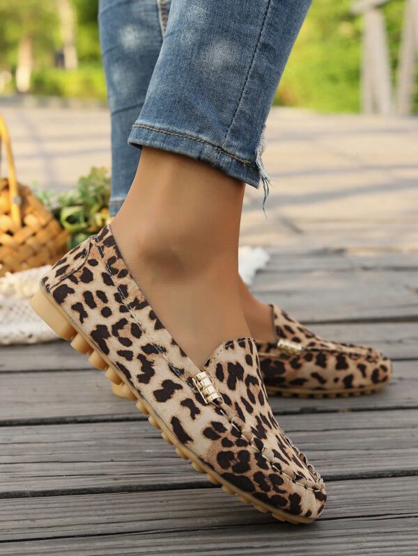Mocasines Casuales de Mujer con Hebilla Metálica - Image 9