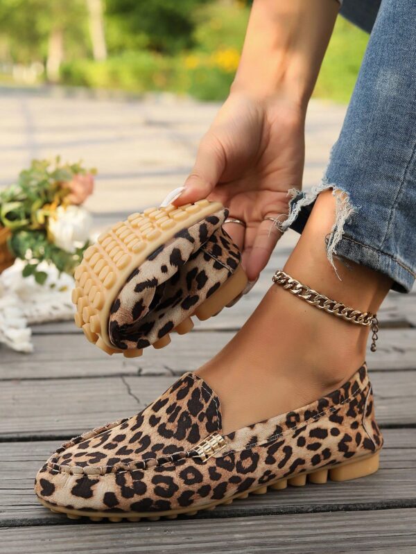 Mocasines Casuales de Mujer con Hebilla Metálica - Image 6