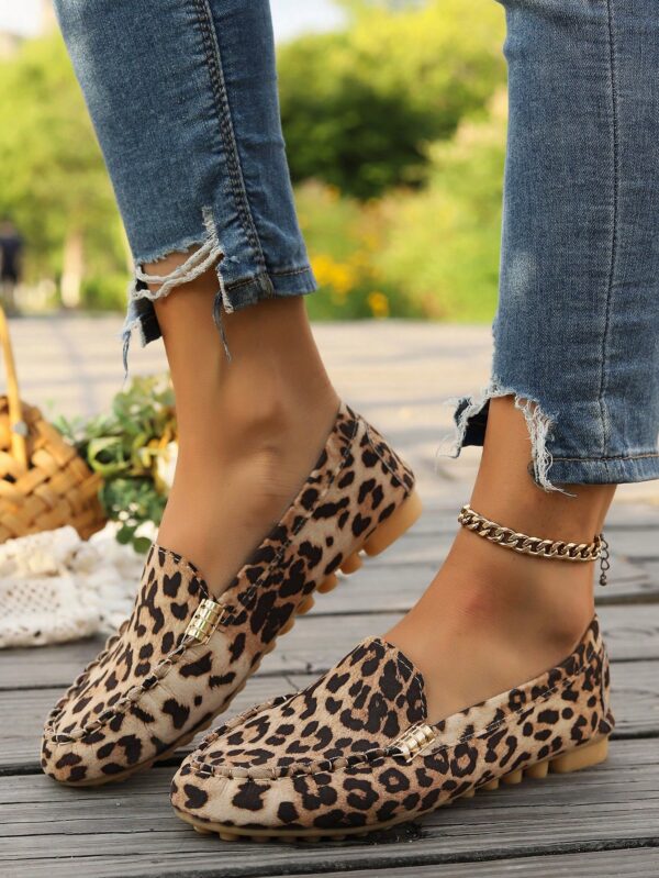 Mocasines Casuales de Mujer con Hebilla Metálica - Image 5