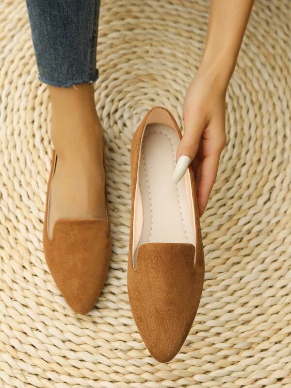 Mocasines Elegantes de Gamuza Negra con Punta Afilada - Image 7