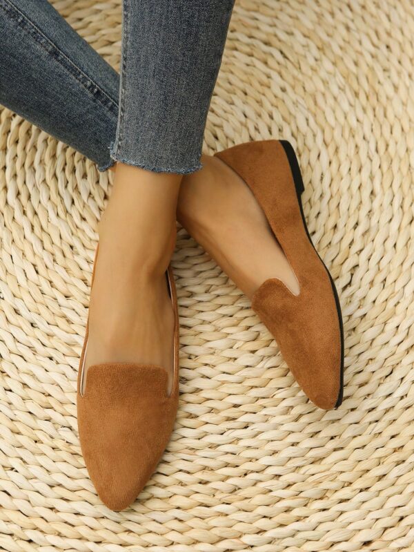 Mocasines Elegantes de Gamuza Negra con Punta Afilada - Image 10