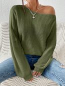 Sweater de Cuello Asimétrico en Punto Cafí Solido