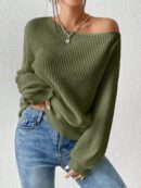 Sweater de Cuello Asimétrico en Punto Cafí Solido