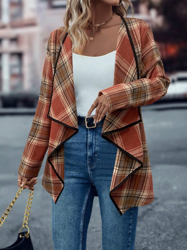 Abrigo de Tweed con Cuello Cascada y Dobladillo Asimétrico - Image 21