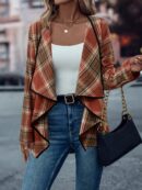 Abrigo de Tweed con Cuello Cascada y Dobladillo Asimétrico