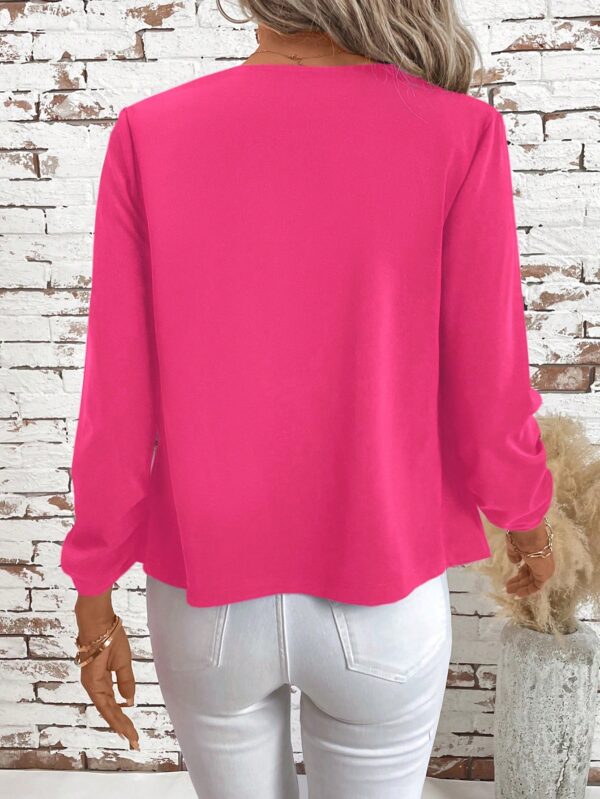 Chaqueta Elegante Negra con Mangas Plisadas Largas - Image 2