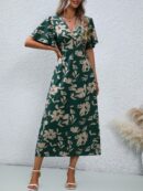Vestido Largo Elegante de Estampado Tropical con Escote en V y Volantes