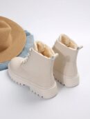 Botas de Cordones con Detalle de Mármol Negro