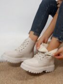 Botas de Cordones con Detalle de Mármol Negro