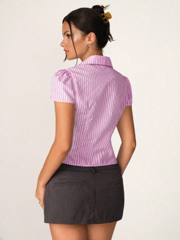 Camisa de Oficina Rayada con Cintura Fruncida y Manga Corta - Image 2