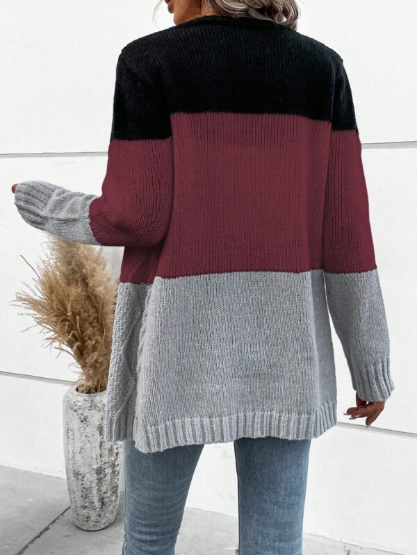 Cardigan Tejido Tricolor con Botones y Cuello en V - Image 31