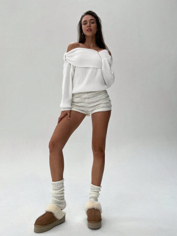 Sweater Elegante de Hombros Descubiertos con Detalle de Anillo - Image 10