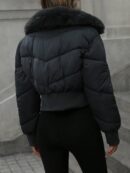 Chaqueta Acolchada Urbana de Cuello Peludo y Cintura Ajustada
