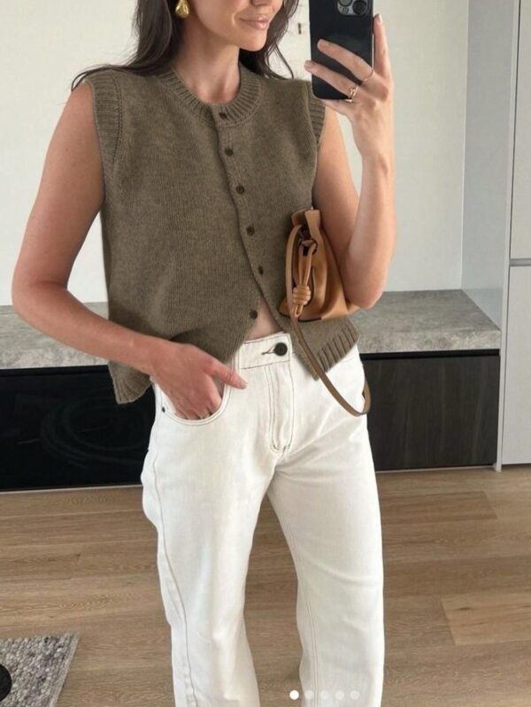 Top Casual Tejido en Punto con Botones y Cuello Redondo - Image 11