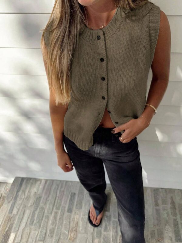 Top Casual Tejido en Punto con Botones y Cuello Redondo - Image 13