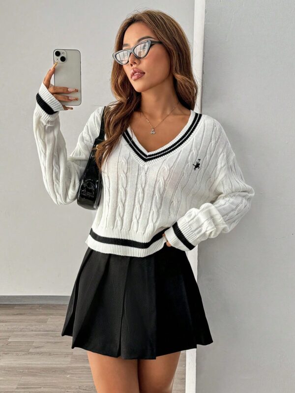 Sweater a Rayas con Cuello en V y Manga Larga - Image 4