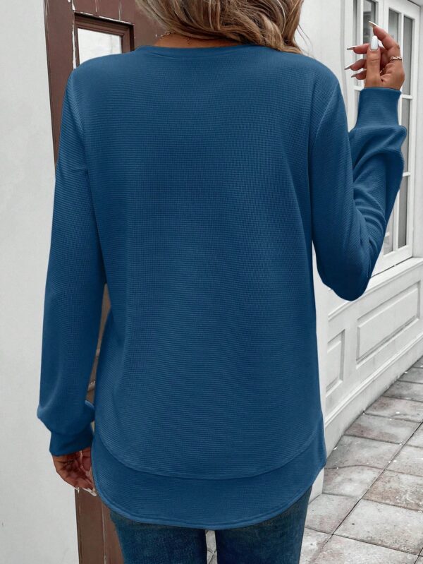 Sudadera Cómoda Casual con Textura Waffle y Dobladillo Asimétrico - Image 45