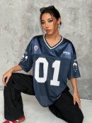 Camiseta Deportiva de Malla con Estampado de Números y Letras