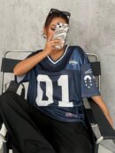 Camiseta Deportiva de Malla con Estampado de Números y Letras