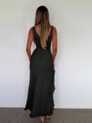 Vestido de Verano con Escote V, Detalles Fruncidos y Abertura