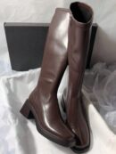 Botas Altas de Cuero con Tacón Cuadrado y Punta Cuadrada