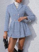 Abrigo Tweed Plisado con Doble Botonadura y Cuello Solapa