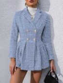 Abrigo Tweed Plisado con Doble Botonadura y Cuello Solapa