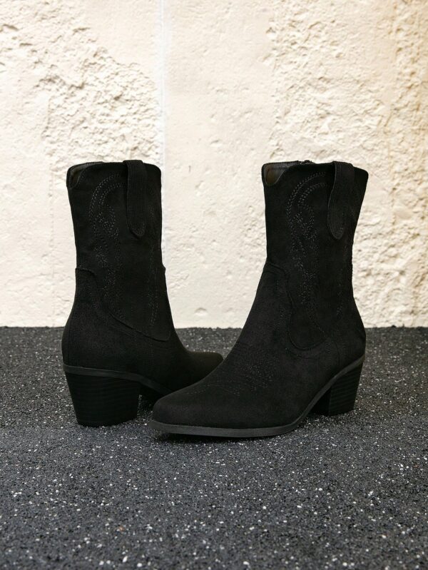 Botas Cortas Bordadas de Estilo Western con Punta Afilada - Image 19