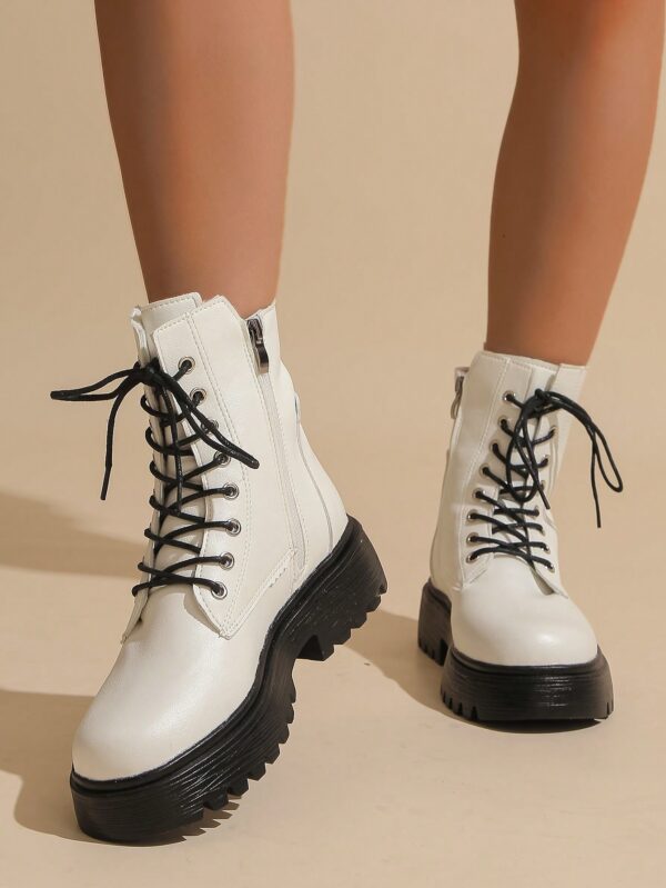 Botas Negras de Estilo Combat para Otoño/Invierno - Image 16