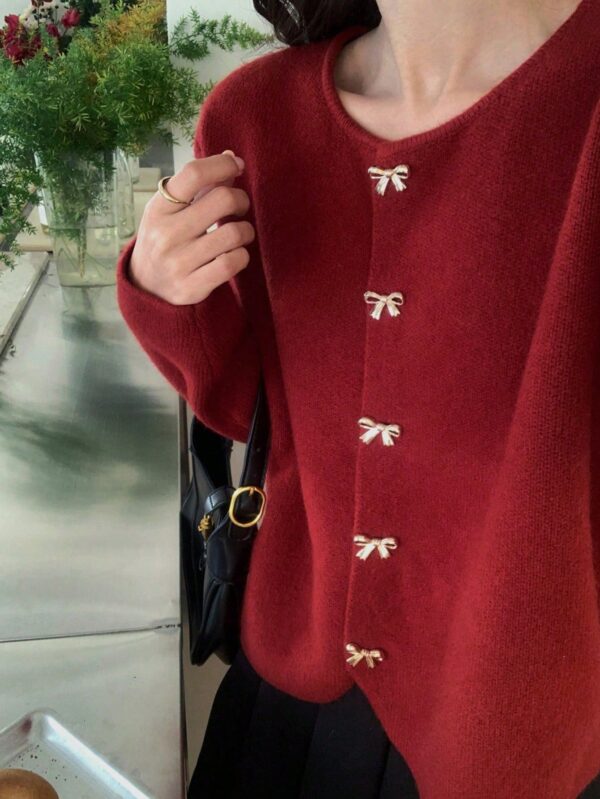 Cardigan de Punto Elegante con Botones Decorativos y Cuello Redondo - Image 5