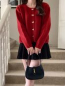 Cardigan de Punto Elegante con Botones Decorativos y Cuello Redondo