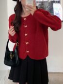 Cardigan de Punto Elegante con Botones Decorativos y Cuello Redondo