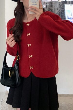 Cardigan de Punto Elegante con Botones Decorativos y Cuello Redondo