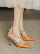 Sandalias Slingback de Taco Alto con Tachuelas y Correas Cruzadas