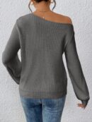 Sweater de Cuello Asimétrico en Punto Cafí Solido