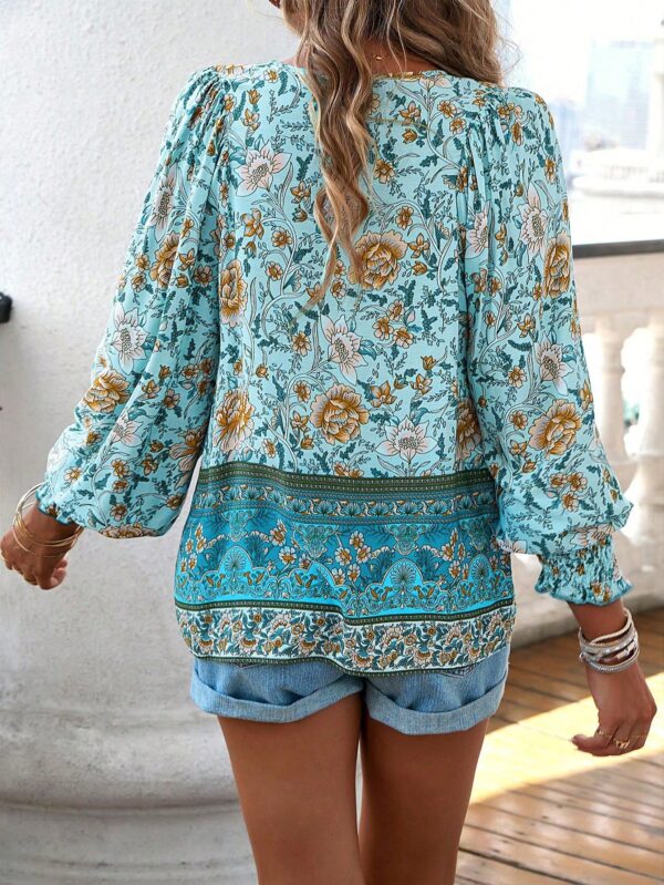 Blusa Floral con Lazada al Cuello y Mangas Farol - Image 9