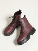 Botas de Cordones con Detalle de Mármol Negro