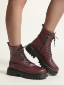 Botas de Cordones con Detalle de Mármol Negro
