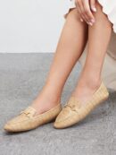 Mocasines de Mujer con Hebilla Metálica y Tacón Plano