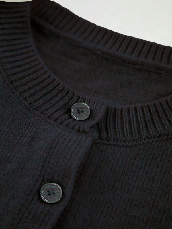 Top Casual Tejido en Punto con Botones y Cuello Redondo - Image 3