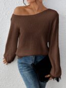Sweater de Cuello Asimétrico en Punto Cafí Solido