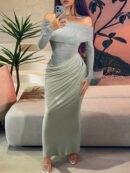 Vestido Tubo Largo con Hombros Descubiertos y Detalles de Tul