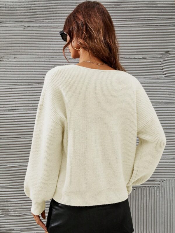 Sweater V-Neck con Hombros Caídos Estilo Francés - Image 20